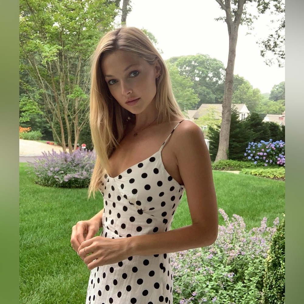 Long beach dress in white and black